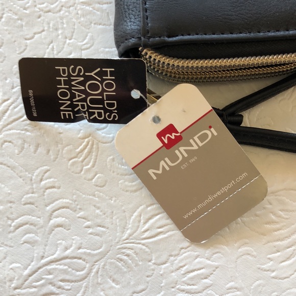 Brand new! Black wristlet - Picture 4 of 4